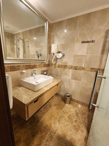 Hotel El Aurassi Isly Eksteriør billede